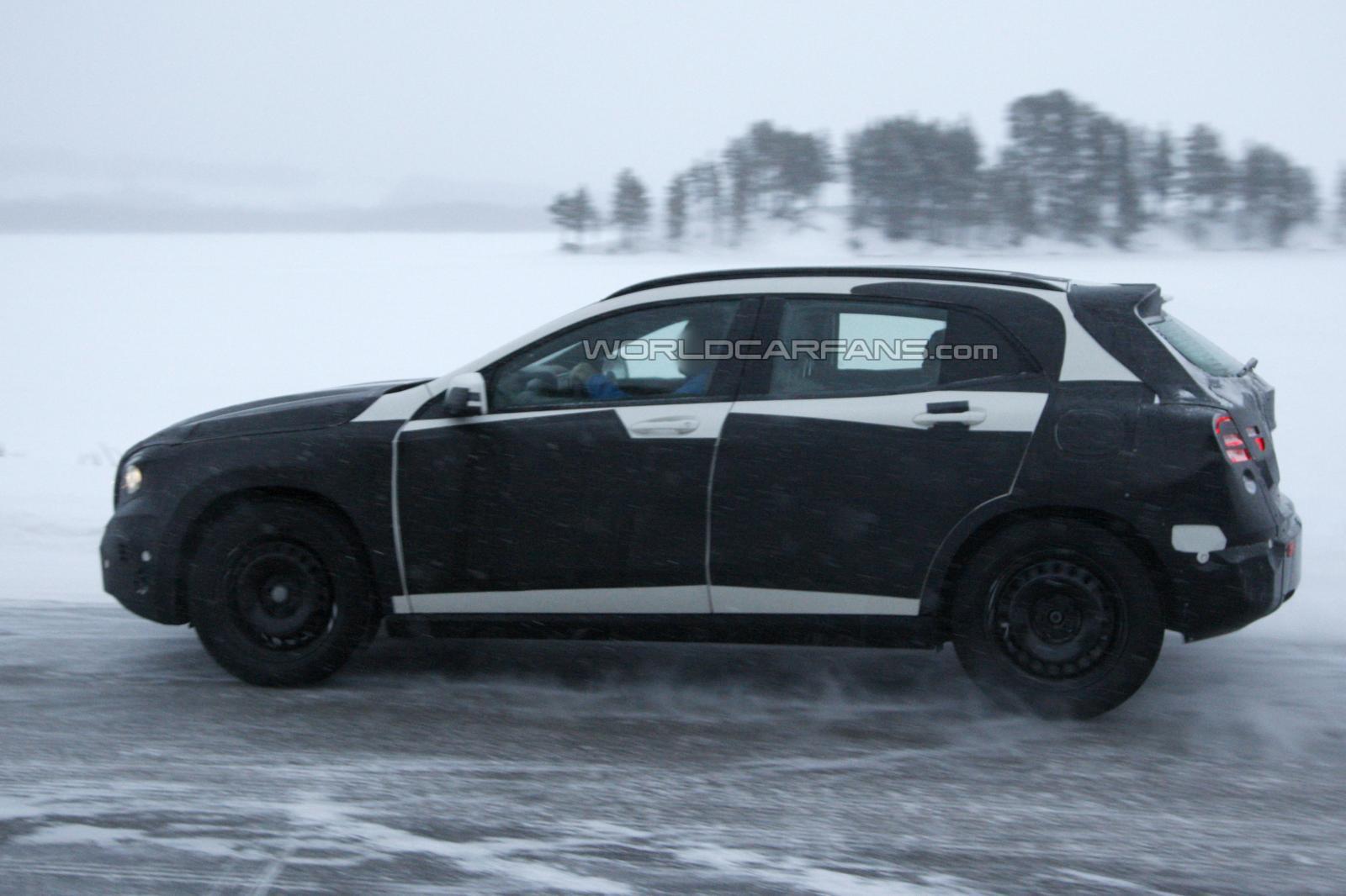 2014 Mercedes GLA Spied
