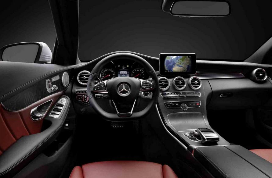 2014 Mercedes C-Class interior