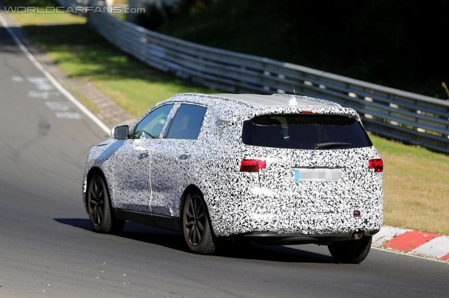 2015 Kia Borrego spied