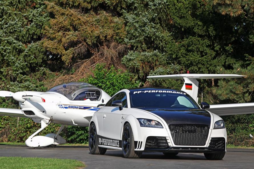 Audi TT RS Black & White Edition