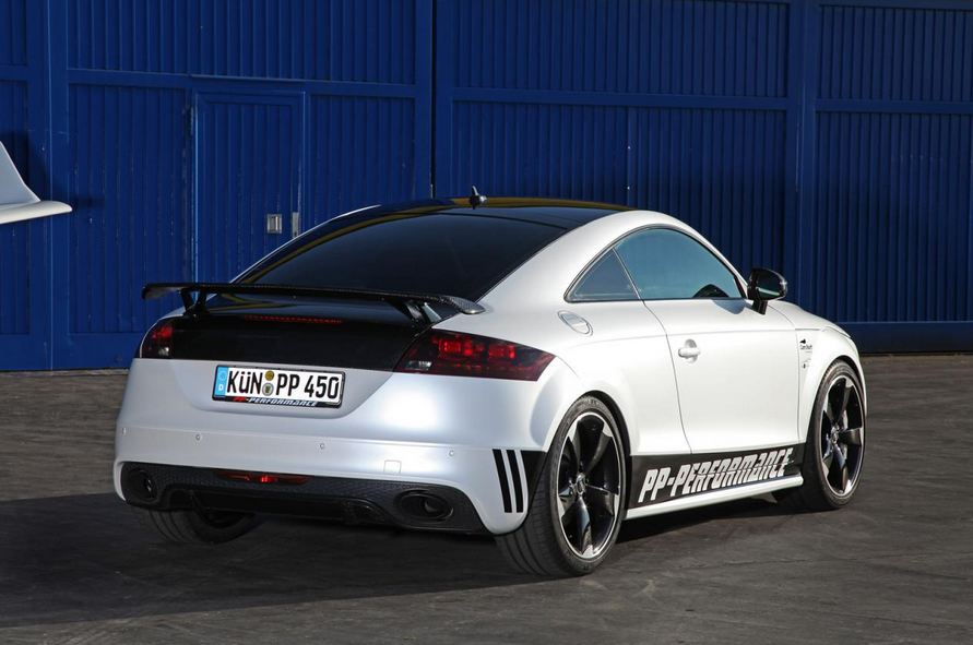 Audi TT RS Black & White Edition