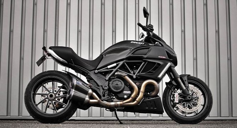 Ducati Diavel Carbon by FCR