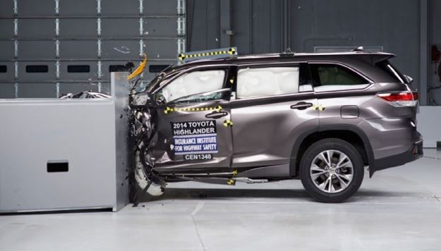 2014 Toyota Highlander crash test