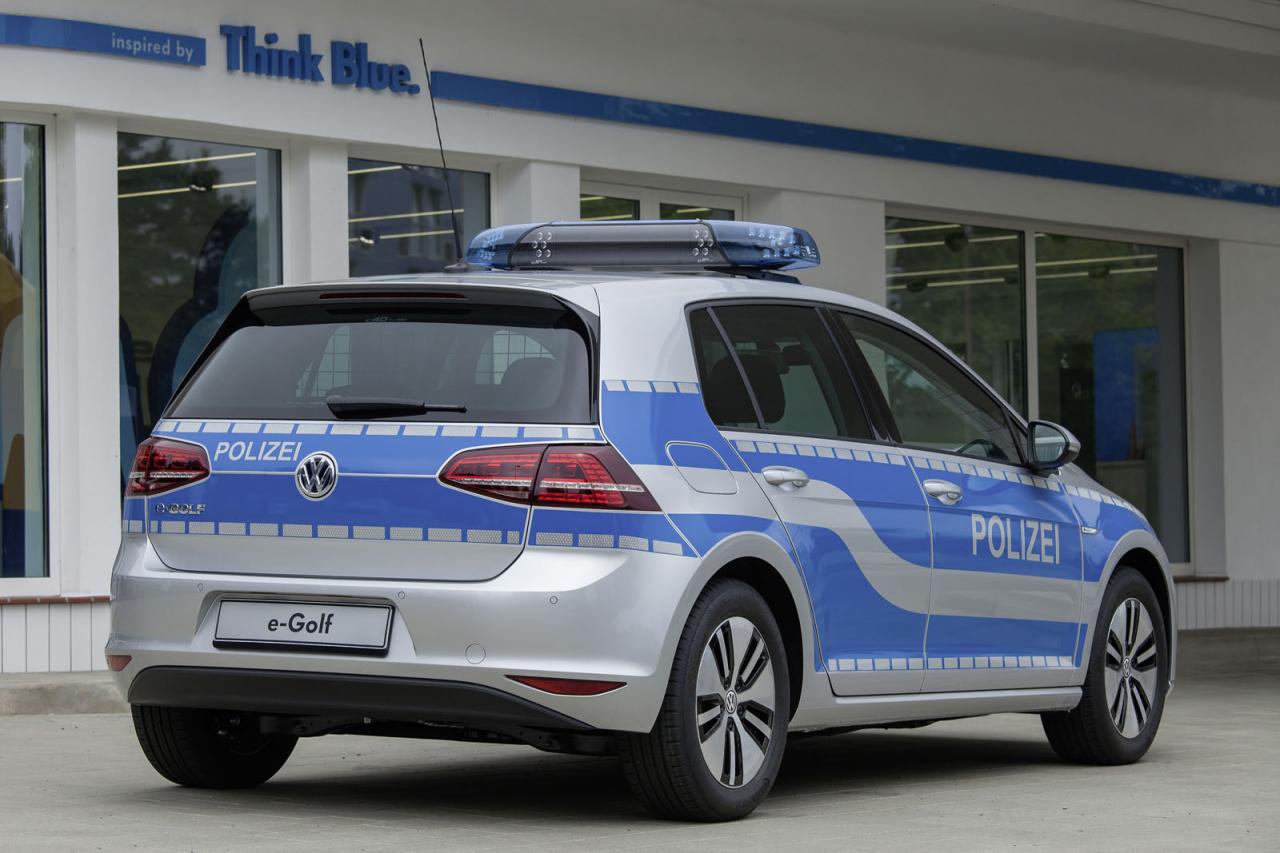Volkswagen e-Golf police car