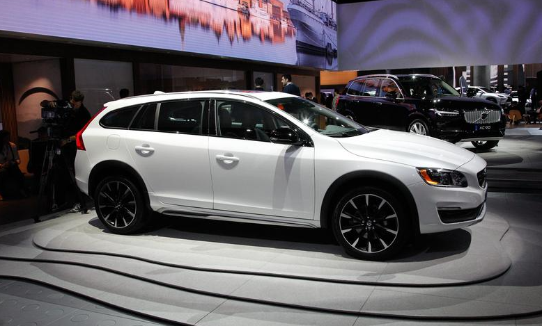 2015 Volvo V60 Cross Country