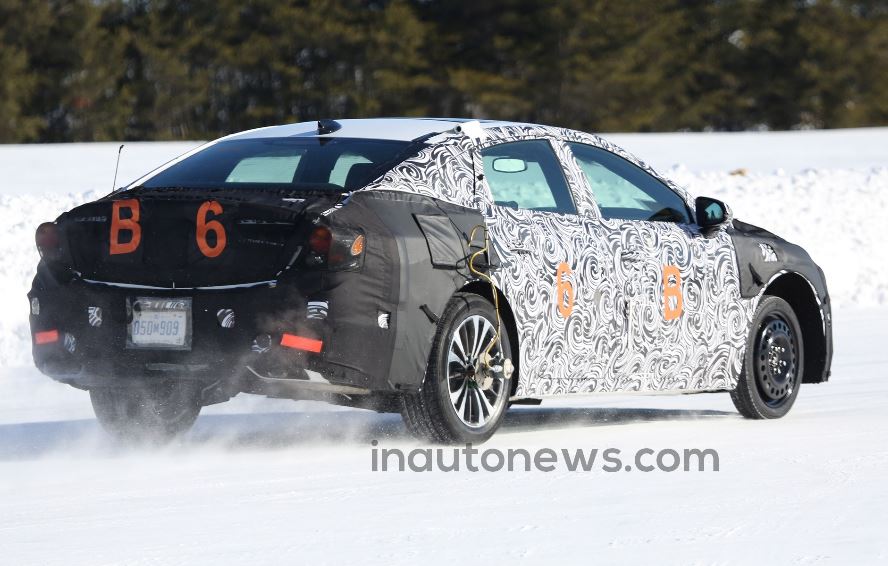2016 Buick LaCrosse Spy Shot