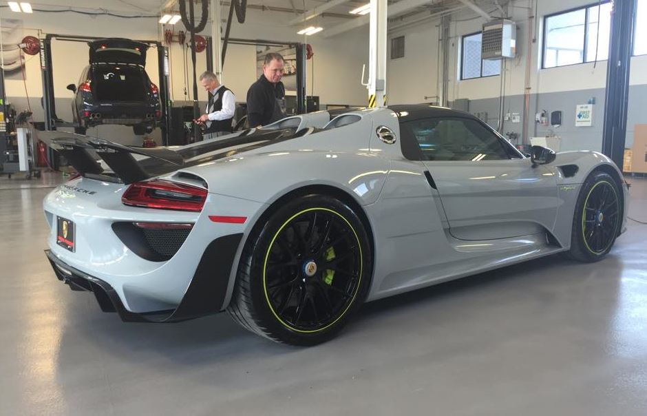Porsche 918 Spyder Sport Classic Grey
