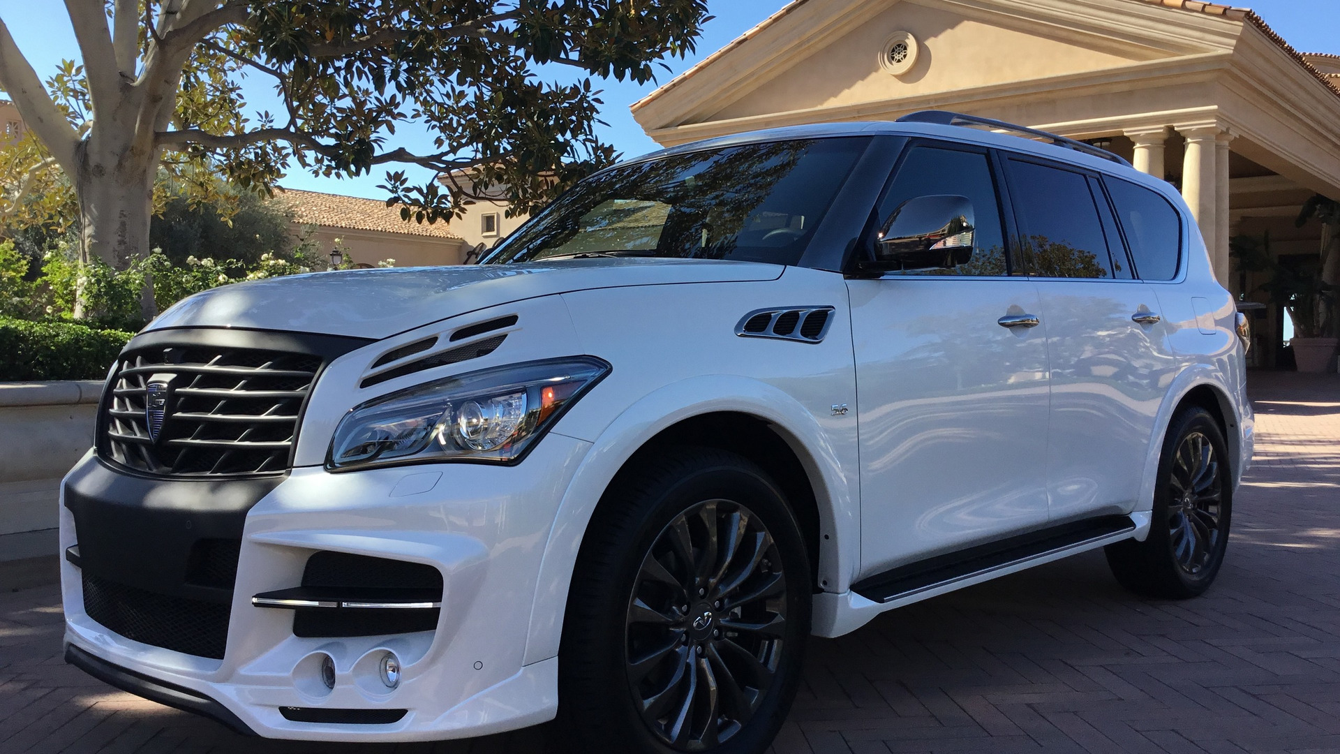 Video: 2017 Infiniti QX80 with Insane Wide Body kit by Larte Design