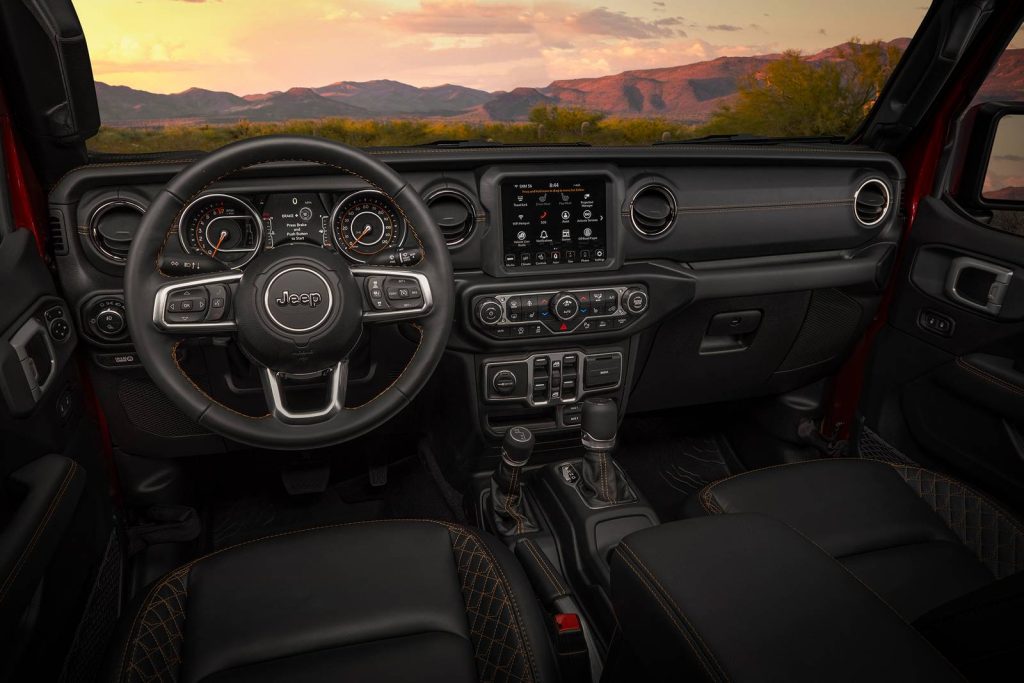 2022 Jeep Gladiator Sport Interior