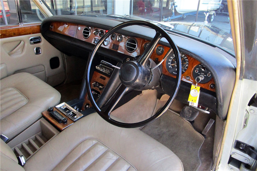 1976 Rolls Royce Silver Shadow Interior 3