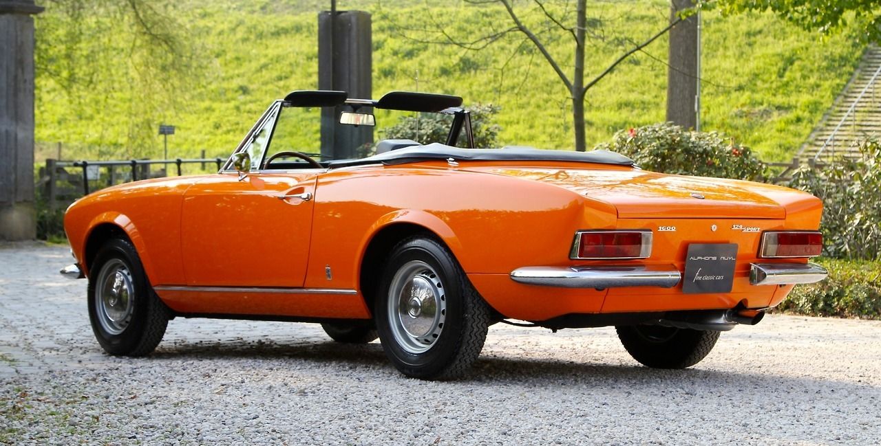 1979 82 Fiat 124 Spider 5