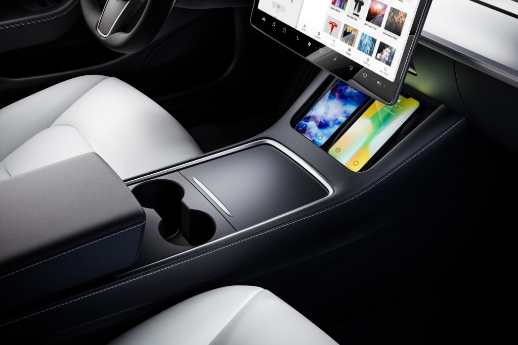 2022 Tesla Model 3 Central Console