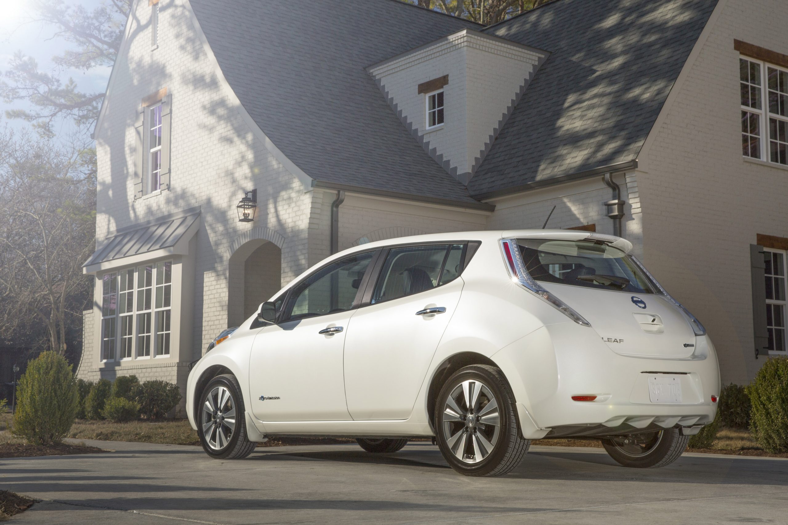 2015 Nissan Leaf Electric Car 2