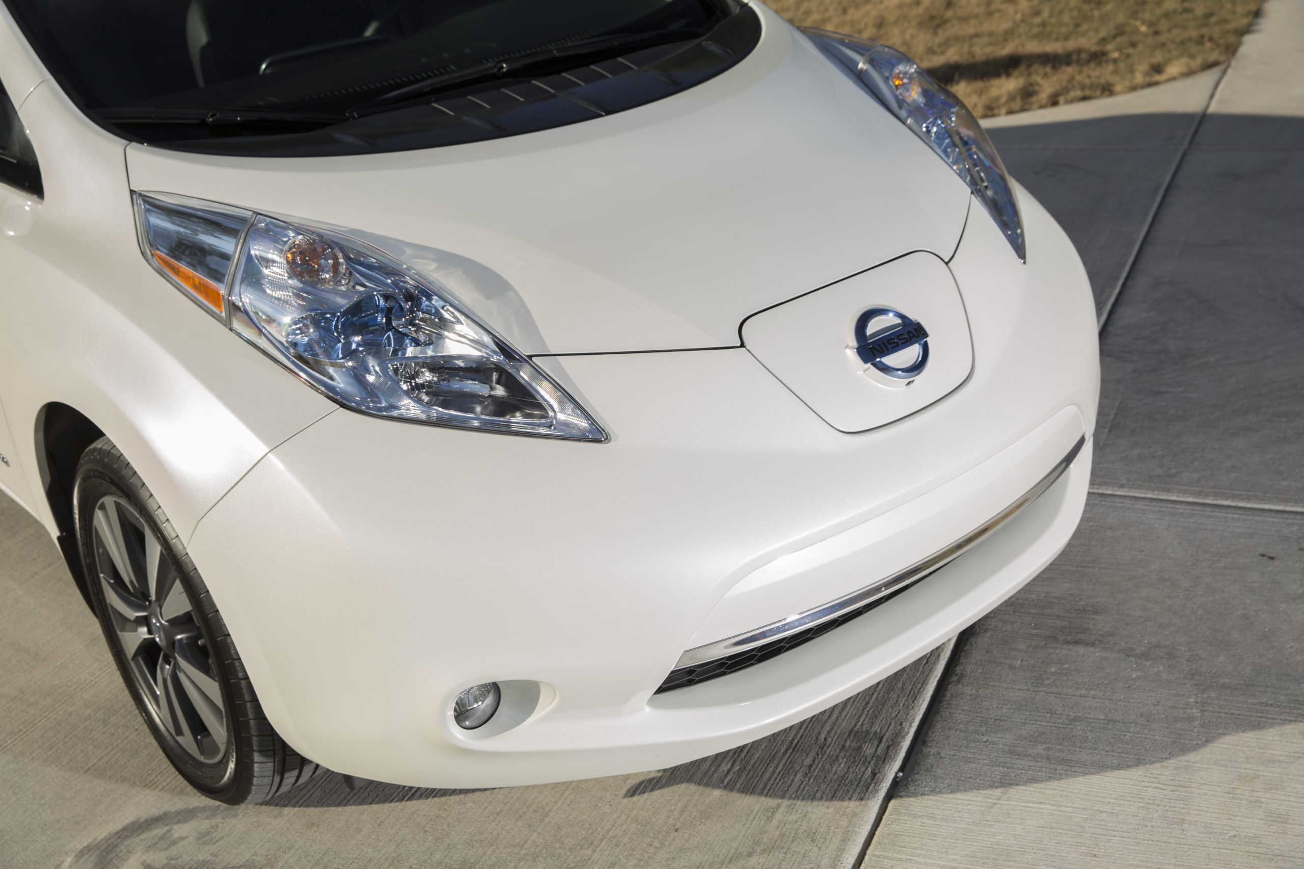 2015 Nissan Leaf Electric Car 27