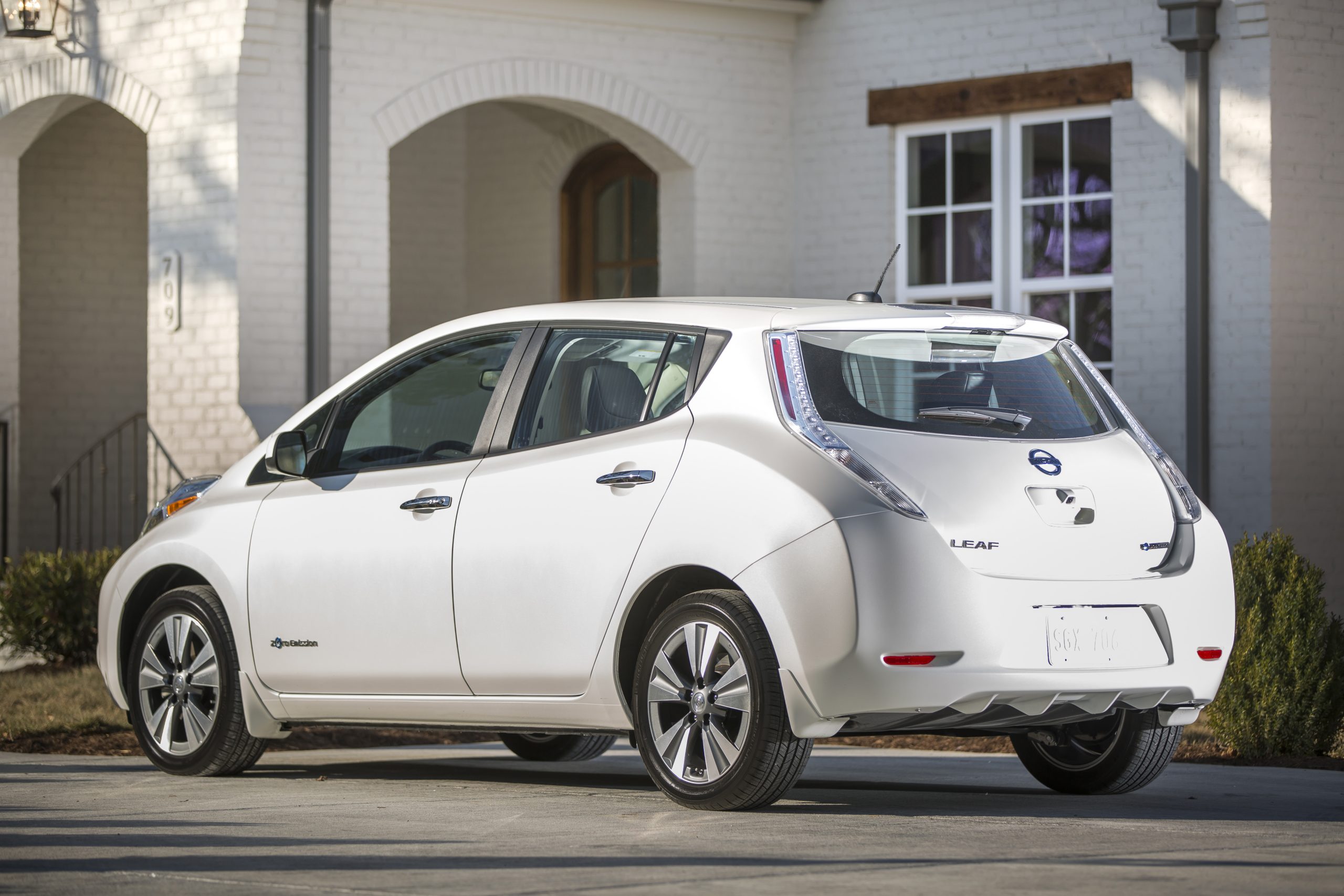 2015 Nissan Leaf Electric Car 6