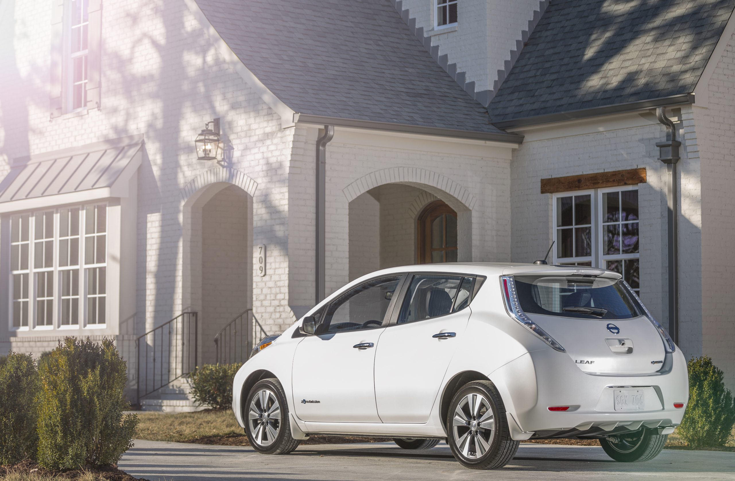 2015 Nissan Leaf Electric Car 8