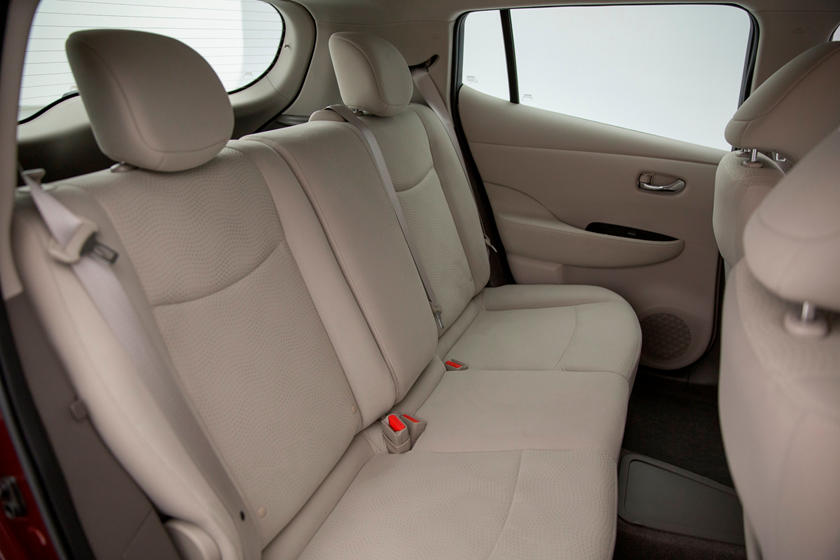 2015 Nissan Leaf Interior 44