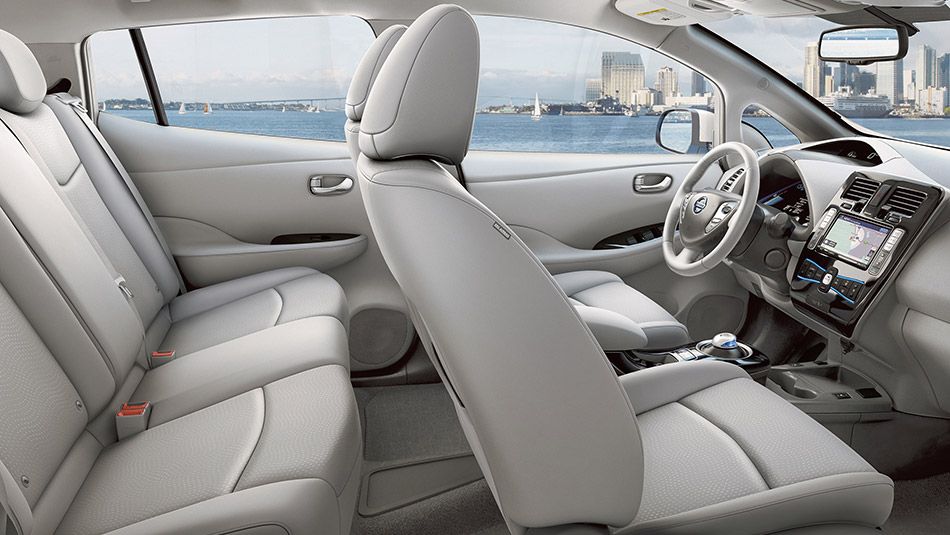 2015 Nissan Leaf Interior 52