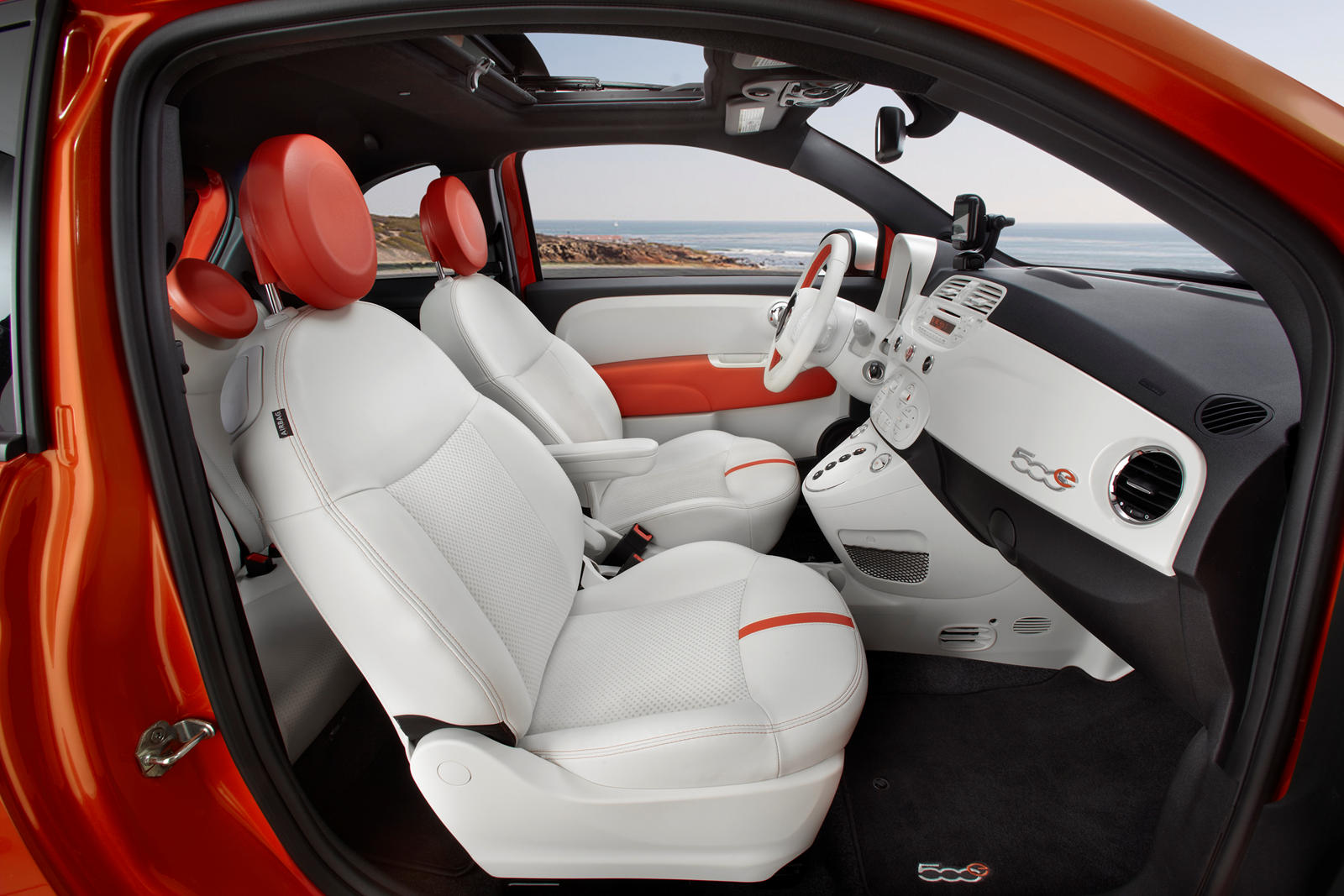 2017 Fiat 500e Electric Interior 3