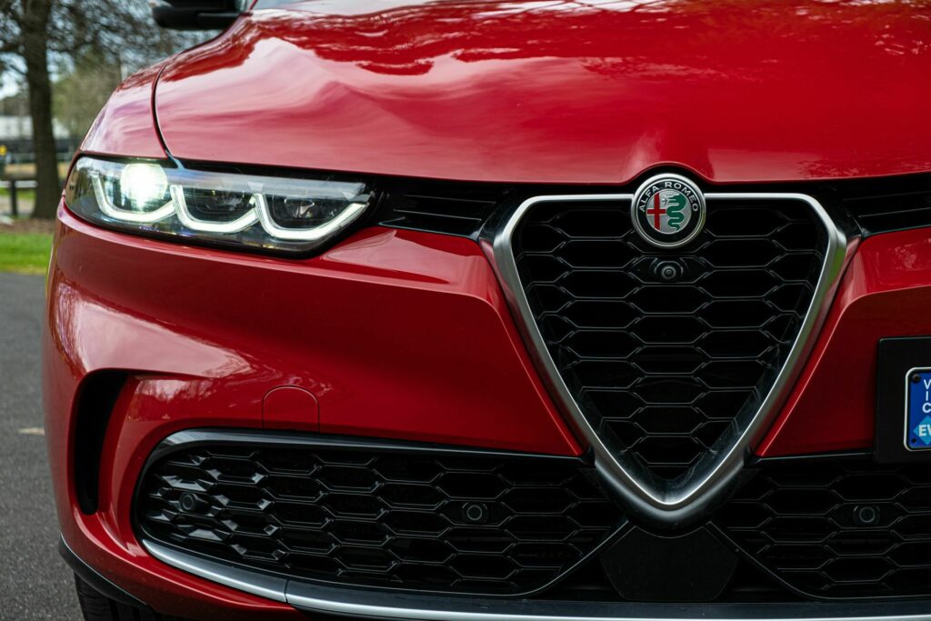 2023 Alfa Romeo Tonale Hybrid Ti (27)