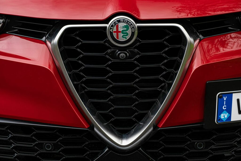 2023 Alfa Romeo Tonale Hybrid Ti 28