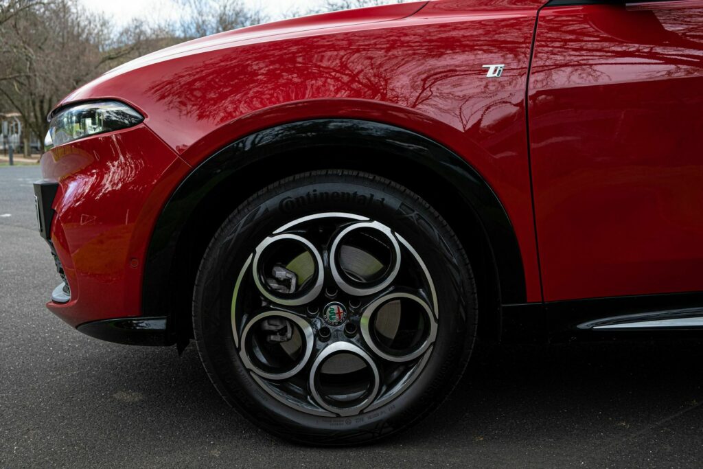 2023 Alfa Romeo Tonale Hybrid Ti 32