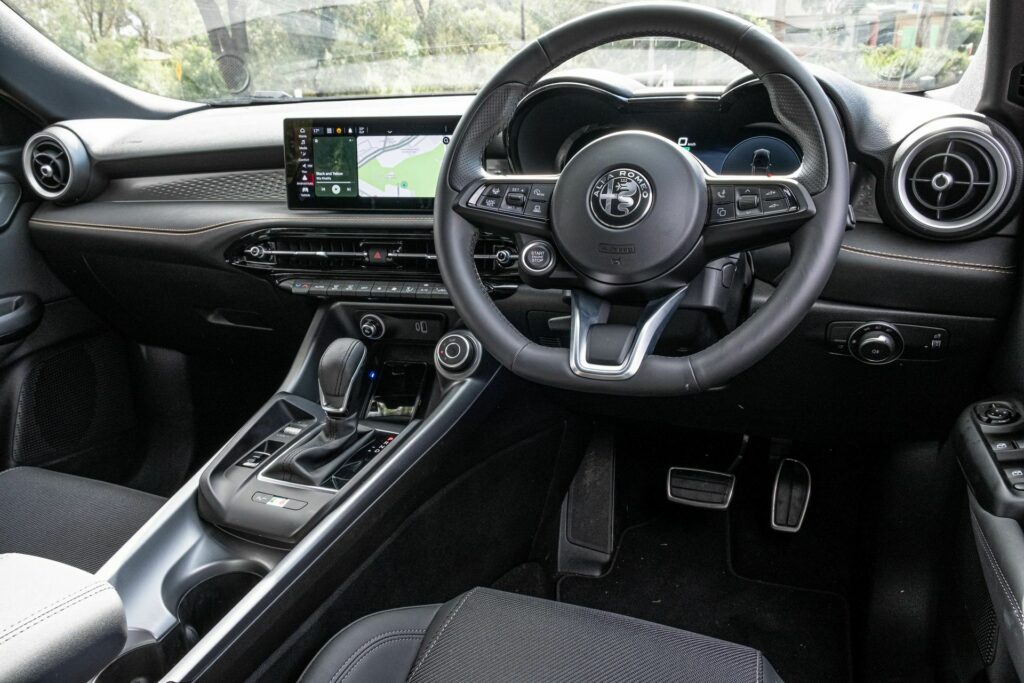 2023 Alfa Romeo Tonale Hybrid Ti 6 1