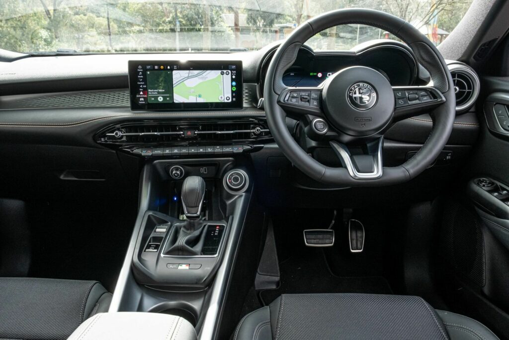 2023 Alfa Romeo Tonale Hybrid Ti 7 1
