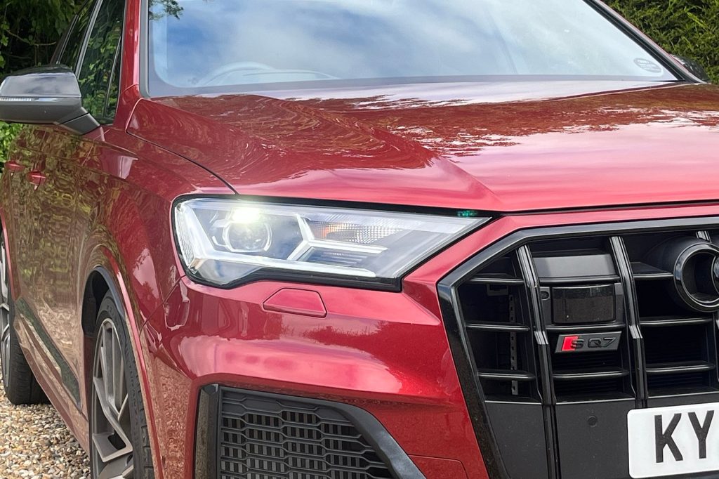 2023 Audi SQ7 6